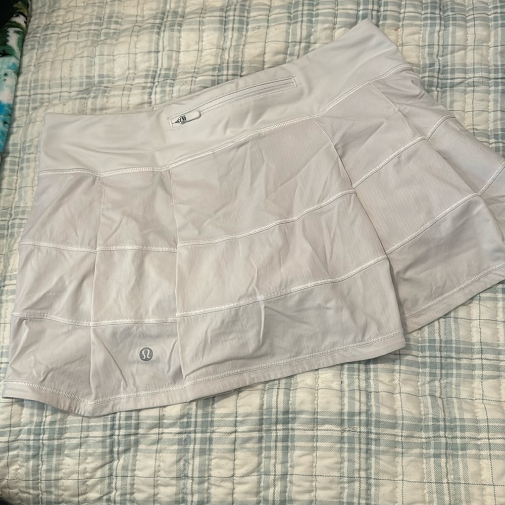 Lululemon Pace rival mid rise skirt in white size 6